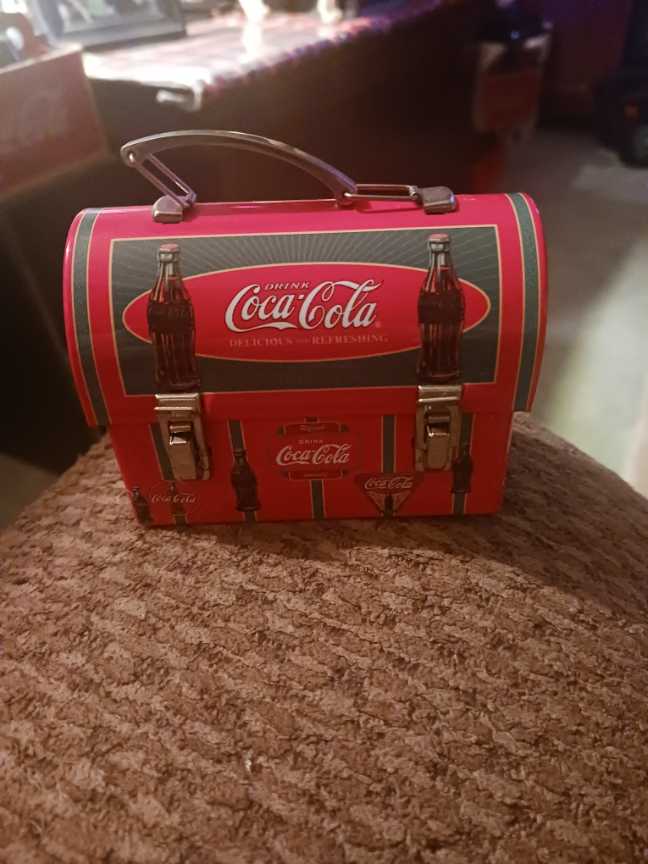 Toys R Us: 2023 “GEOFFREY on a BENCH” Holiday Ornament