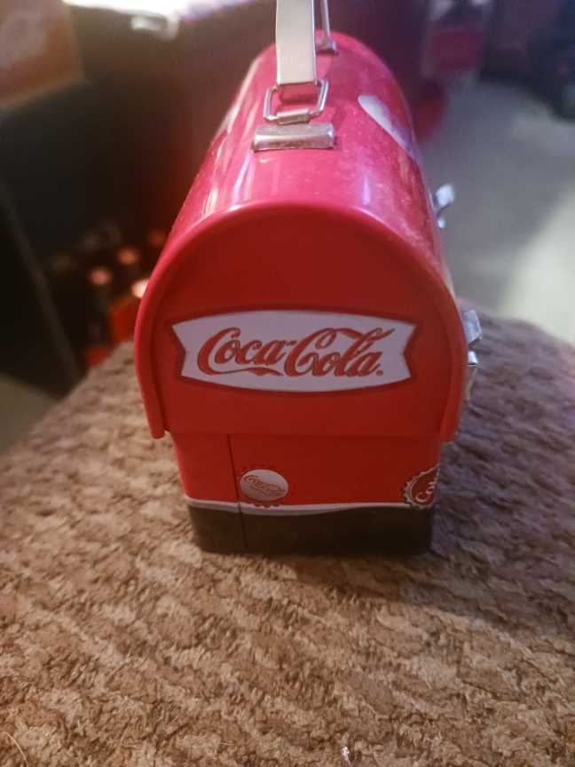 Coca-Cola Ornament Domed Lunch Box Tin Bottle Caps 2007 - Coca-Cola hanging tin lunch box mini (Coca-Cola Ornament) ornament collectible - Main Image 2