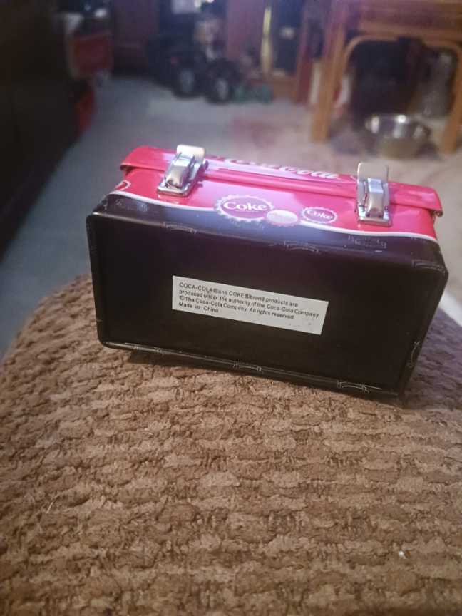 Coca-Cola Ornament Domed Lunch Box Tin Bottle Caps 2007 - Coca-Cola hanging tin lunch box mini (Coca-Cola Ornament) ornament collectible - Main Image 3