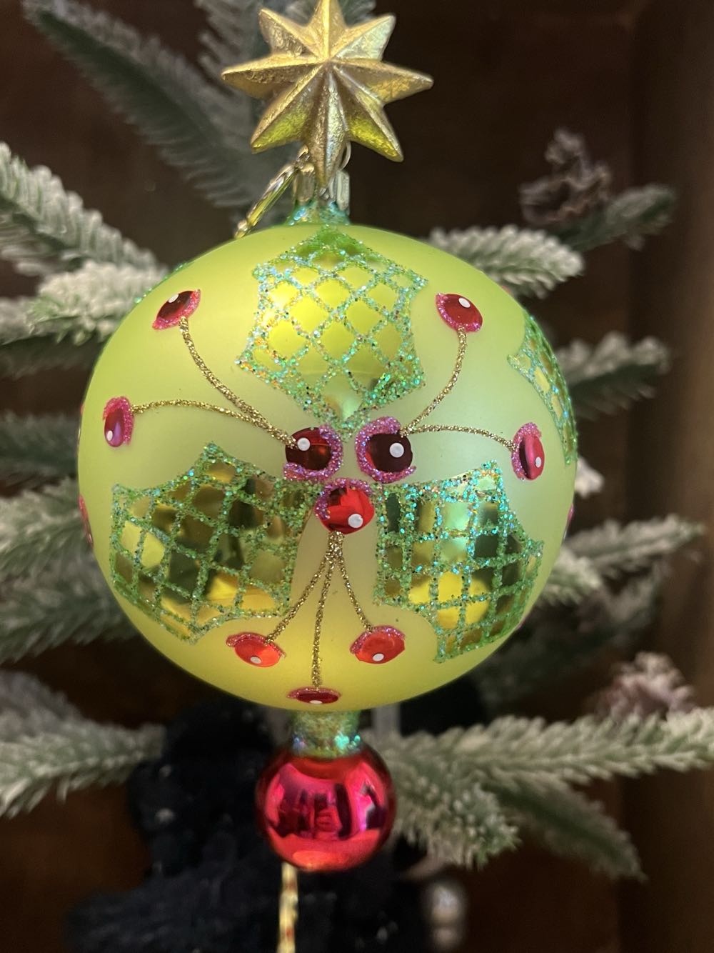 Boughs of Hollywood (Lime)-single  ornament collectible - Main Image 3