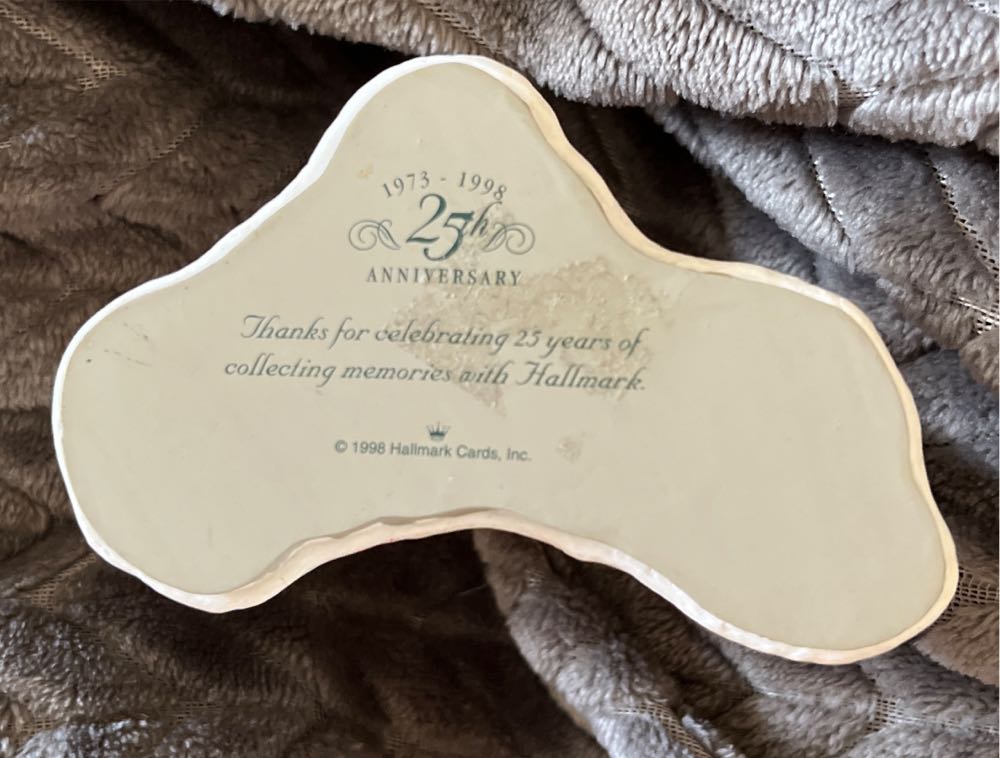 Hallmark Keepsake Ornament Club. Christmas Eve Preparations. 1998. A Late Night Snack. Studio Edition. Designed By Tammy Haddix & Robert Chad. - Christmas Eve Preparations (A Late Night Snack (No Box)) ornament collectible - Main Image 3