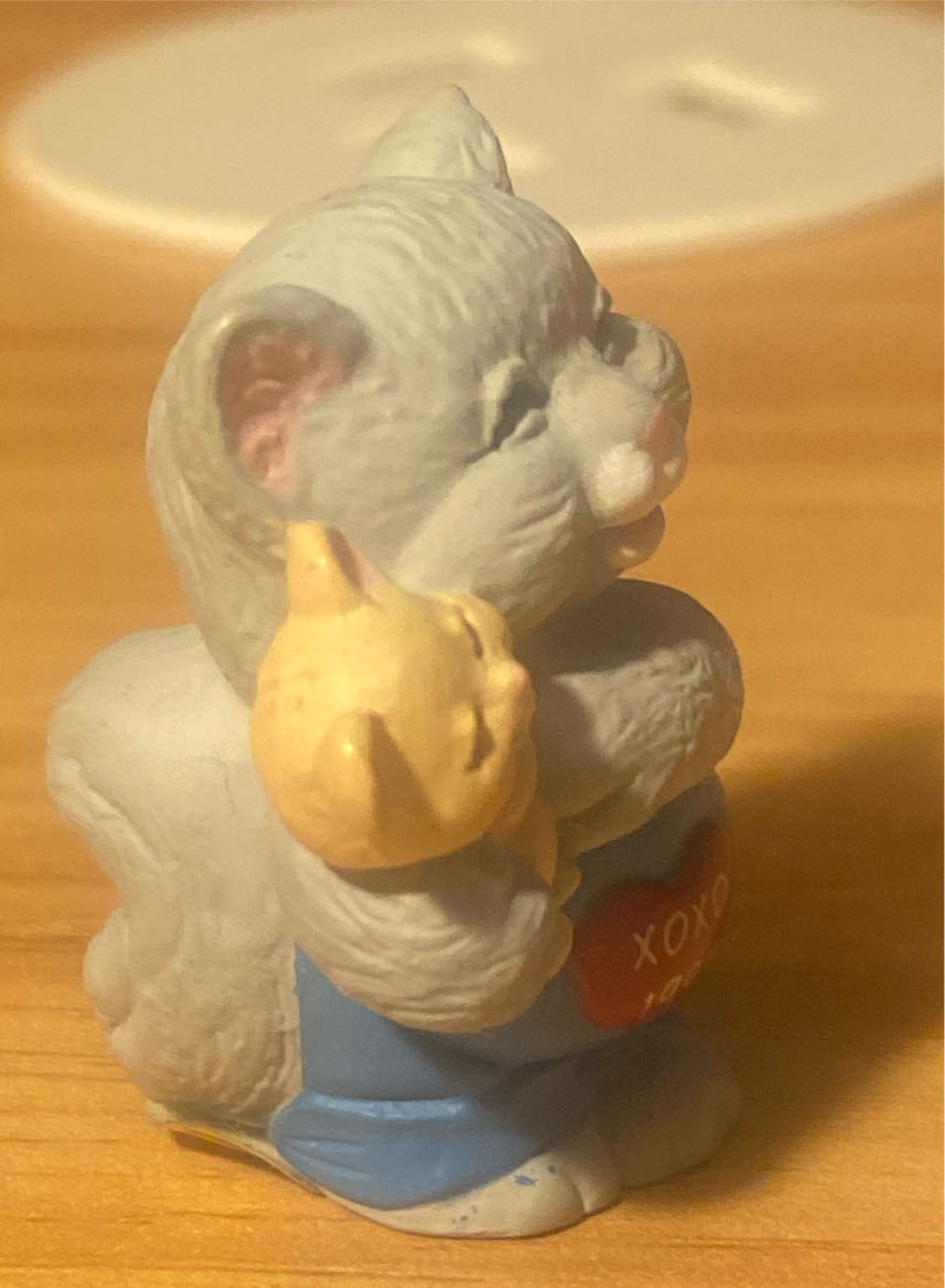 Merry Miniature XOXO Cat And Mouse - Merry Miniatures (Valentine’s Day) ornament collectible - Main Image 3