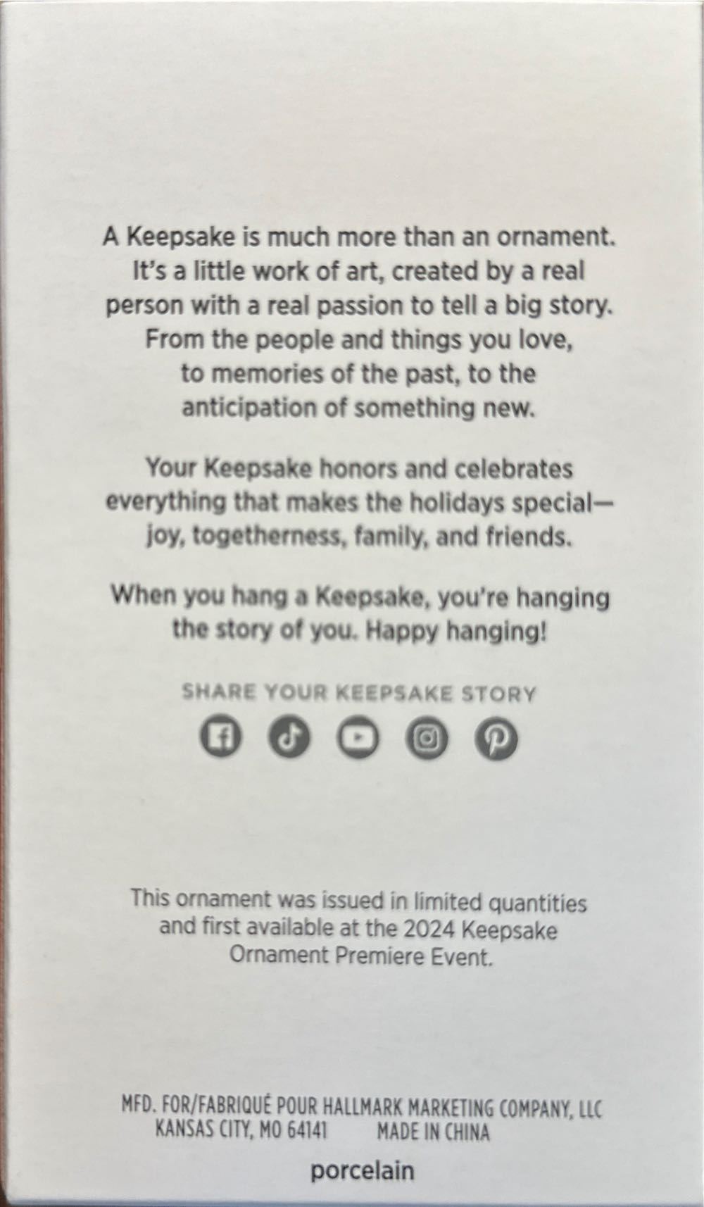 Mrs. Claus Limited Edition - Vintage (Vintage, Nostalgic, Porcelain) ornament collectible [Barcode 661127023923] - Main Image 2