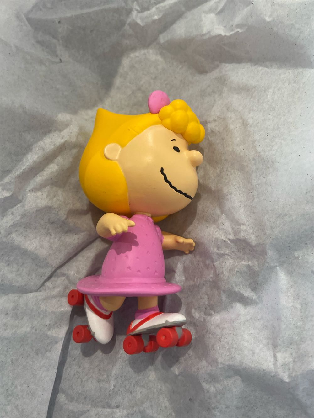 Skating Sally - The Peanuts Gang (Peanuts, Sally) ornament collectible [Barcode 661127026191] - Main Image 3