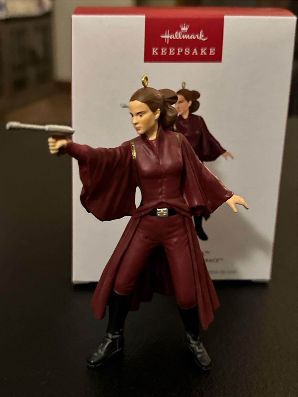 SW Padmé Amidala - Star Wars: The Phantom Memace (25th Anniversary) ornament collectible [Barcode 661127022230] - Main Image 4