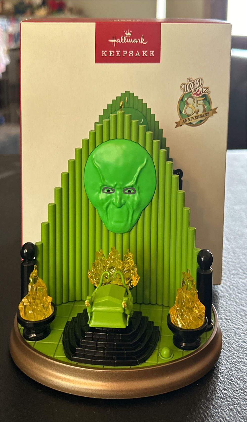 OZ: “The GREAT and POWERFUL OZ” - The Wizard of Oz - Emerald City (MAGIC: Light & Sound) ornament collectible [Barcode 661127017861] - Main Image 4