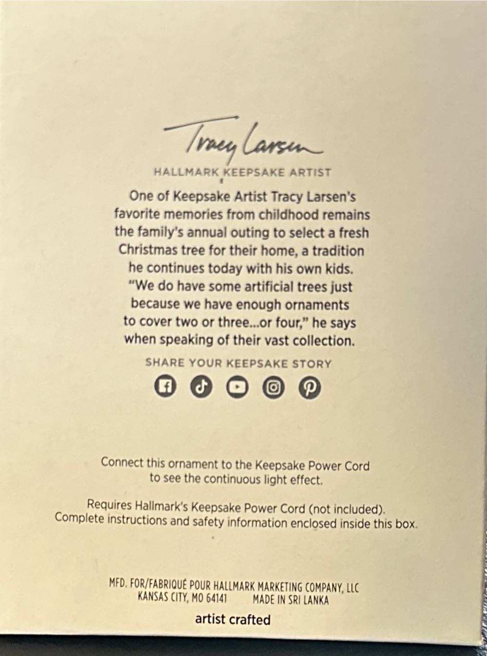 Holiday Lighthouse - Holiday Lighthouse Series (Hallmark) ornament collectible [Barcode 661127024395] - Main Image 2