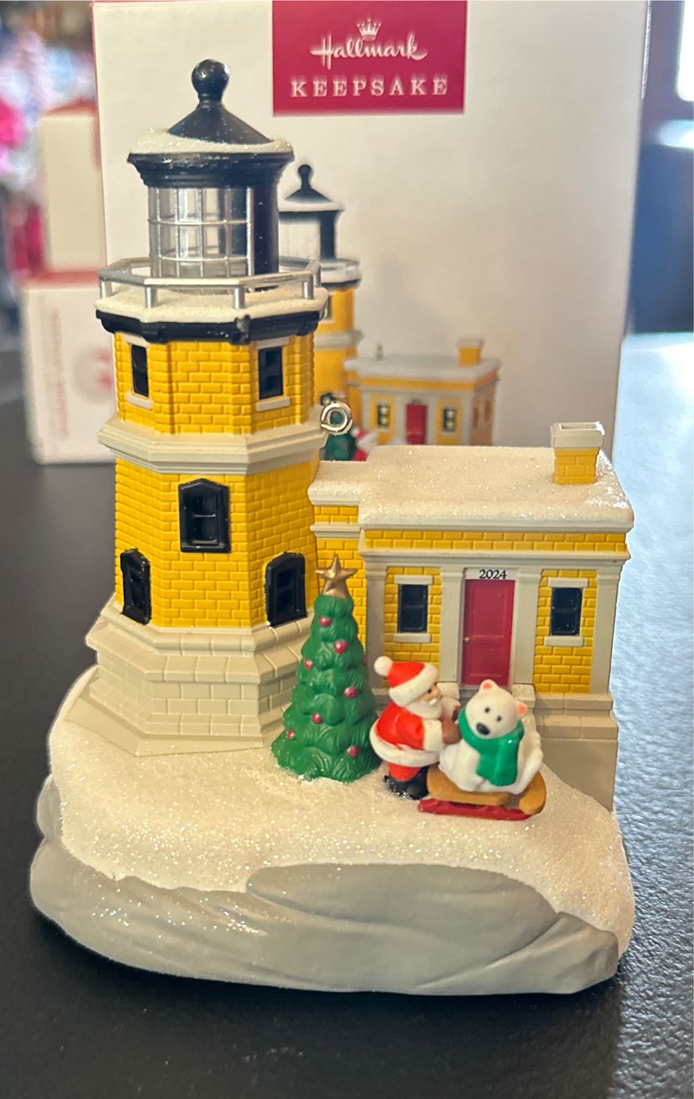 Holiday Lighthouse - Holiday Lighthouse Series (Hallmark) ornament collectible [Barcode 661127024395] - Main Image 4