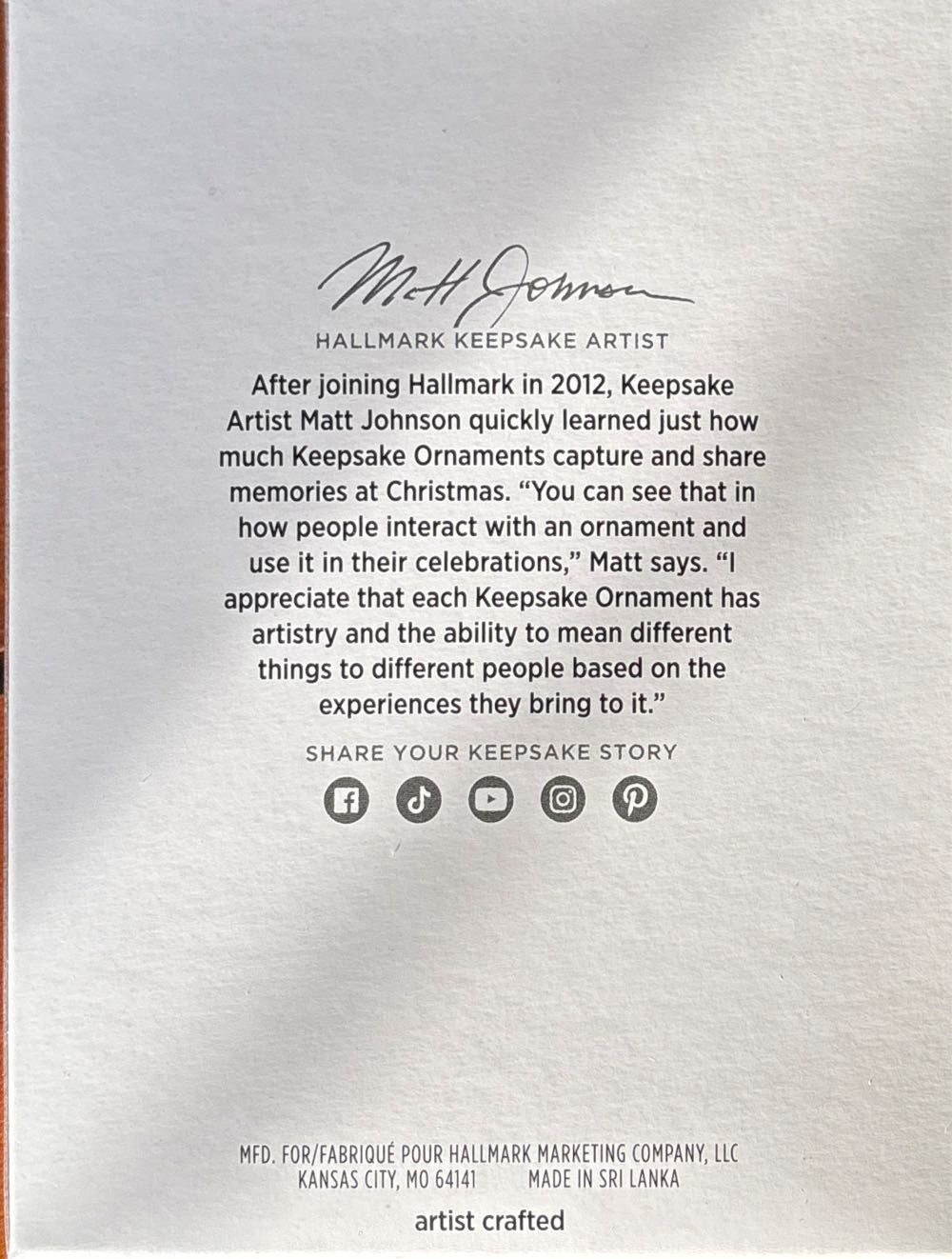 Christmas Memories - Family (Hallmark) ornament collectible [Barcode 661127023510] - Main Image 4