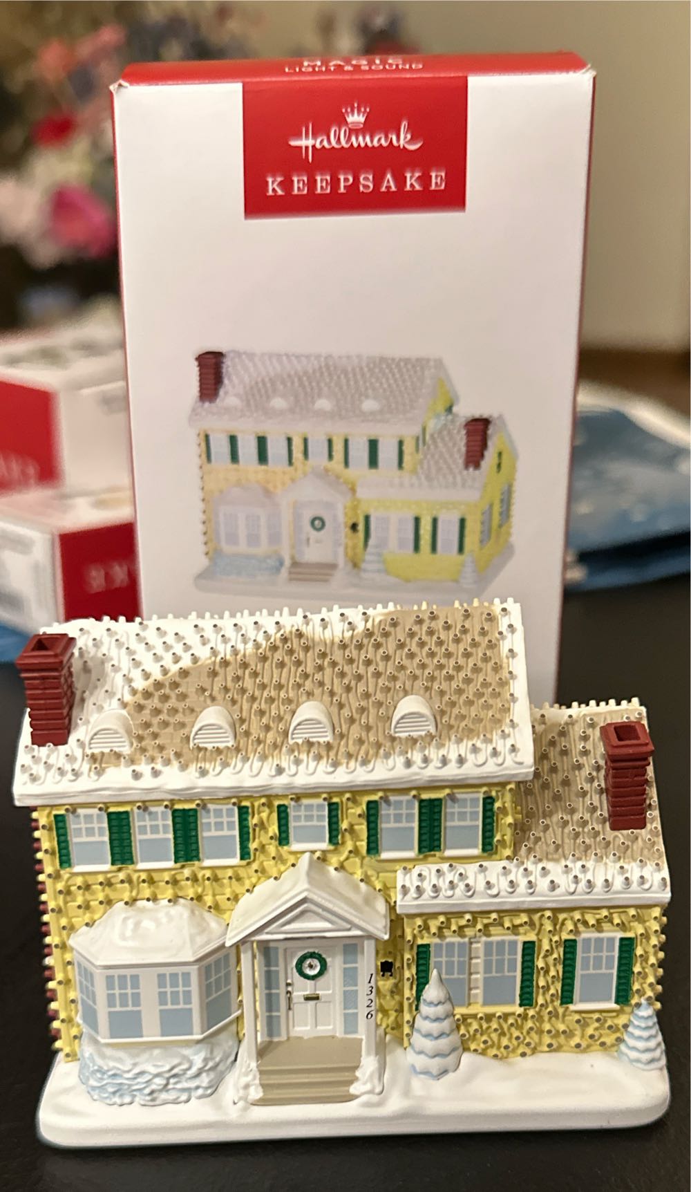 Christmas Vacation - Showtoppers (Christmas Vacation) ornament collectible [Barcode 661127041491] - Main Image 4