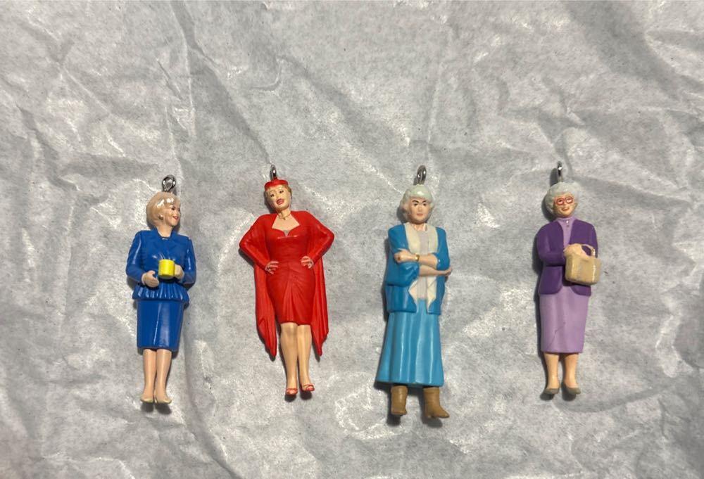 The Golden Girls: “The GOLDEN GIRLS” Mini Ornament Set - The Golden Girls (Hanging Ornament: Miniature) ornament collectible [Barcode 661127022360] - Main Image 3