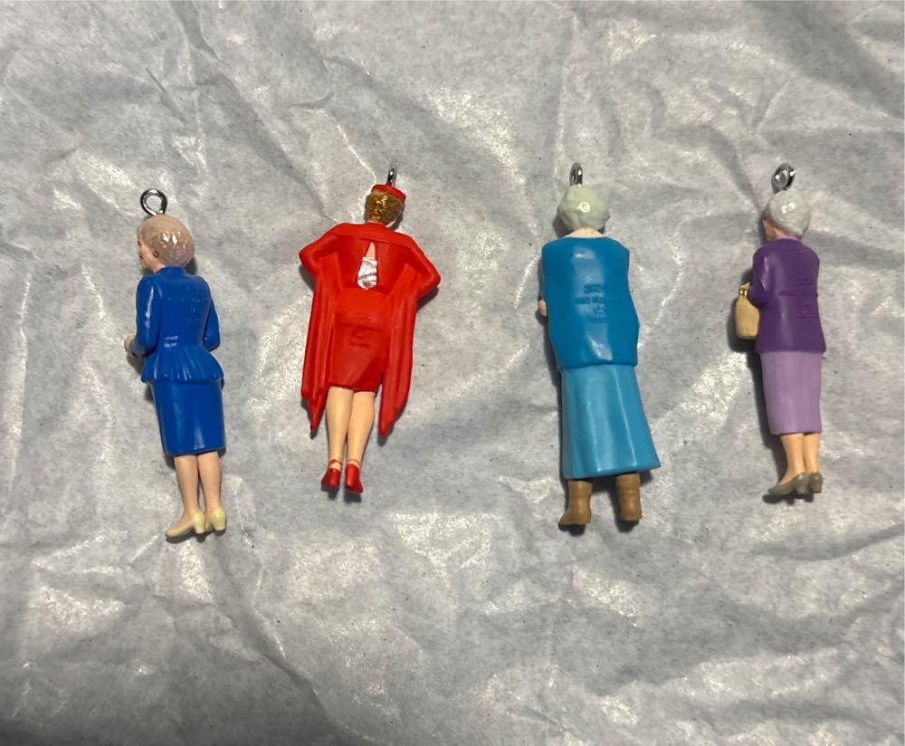 The Golden Girls: “The GOLDEN GIRLS” Mini Ornament Set - The Golden Girls (Hanging Ornament: Miniature) ornament collectible [Barcode 661127022360] - Main Image 4