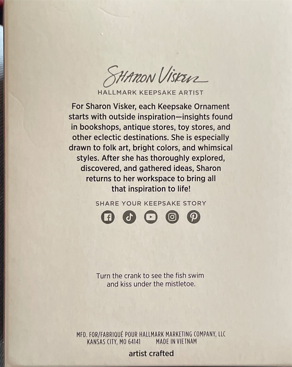 Mistletoe Fishmas - Cats (Love) ornament collectible [Barcode 661127023633] - Main Image 2