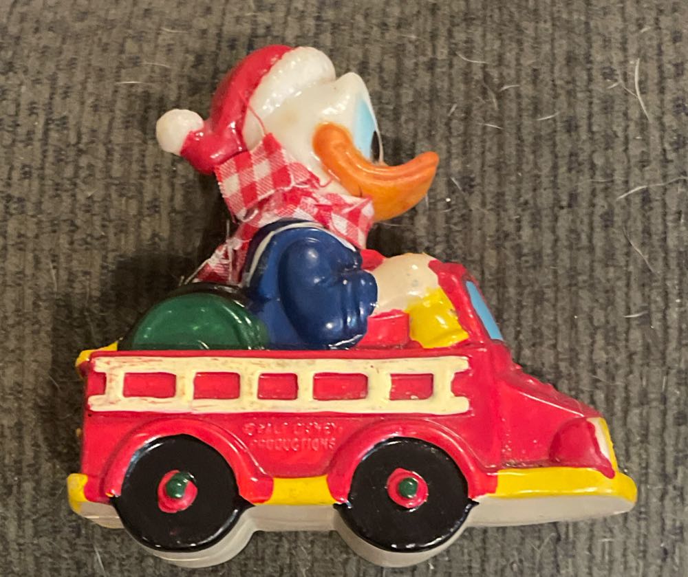 Santa’s World - Walt Disney Co. - Donald Duck In Fire Truck - H246 - Donald Duck (Walt Disney) ornament collectible - Main Image 3
