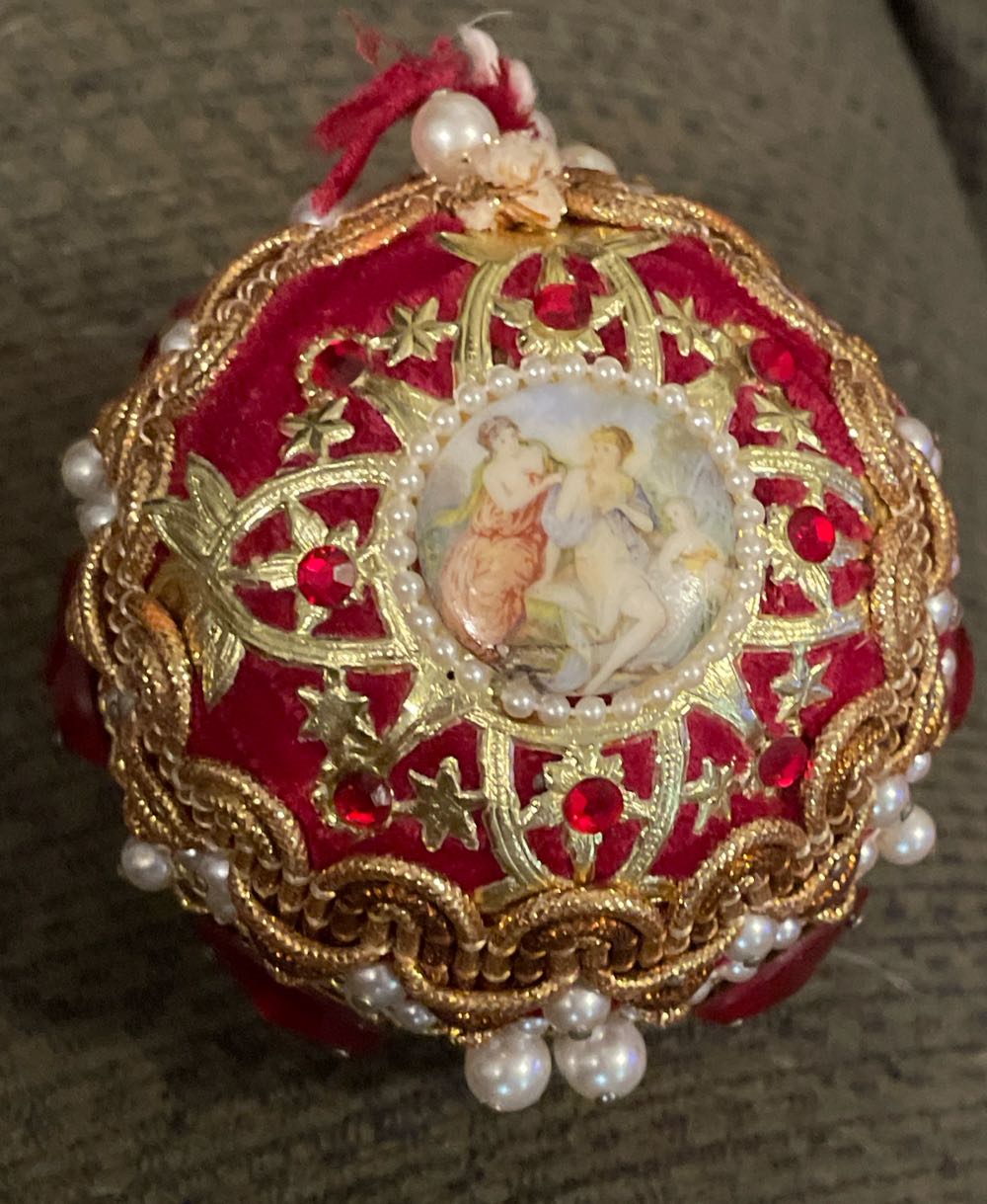 Bead & Sequin - Round - Brooch - Red, Gold, White - Beads & Sequins (Round) ornament collectible - Main Image 2