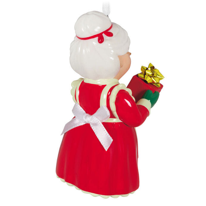 Mrs. Claus  (Mrs Claus) ornament collectible - Main Image 2