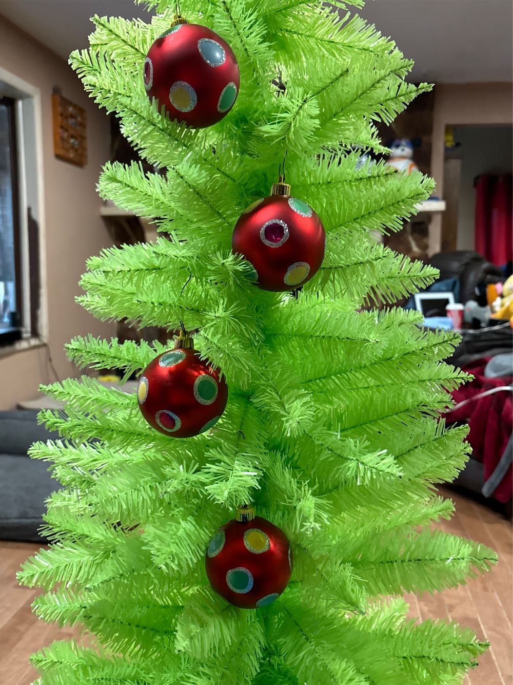 Red Whoville Balls - Grinch (How The Grinch Stole Christmas) ornament collectible - Main Image 2