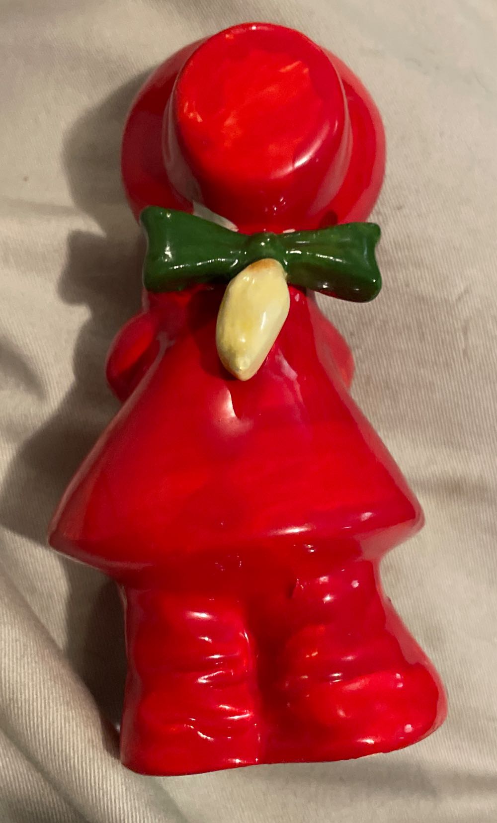 Josef - Caroler - Girl Singing -  Caroler (Music) ornament collectible - Main Image 2