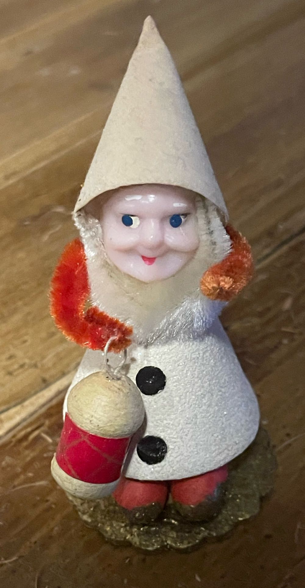 Egg With Flowers And Frog (Red)