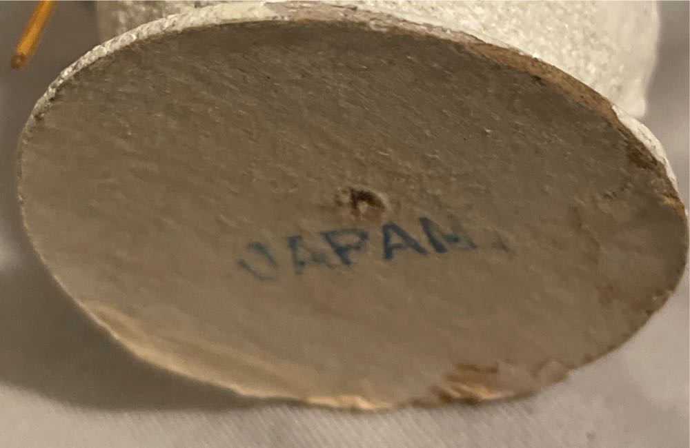 Chenille - Snowman - With Broom - Blue Hat - Snowman (Chenille) ornament collectible - Main Image 2