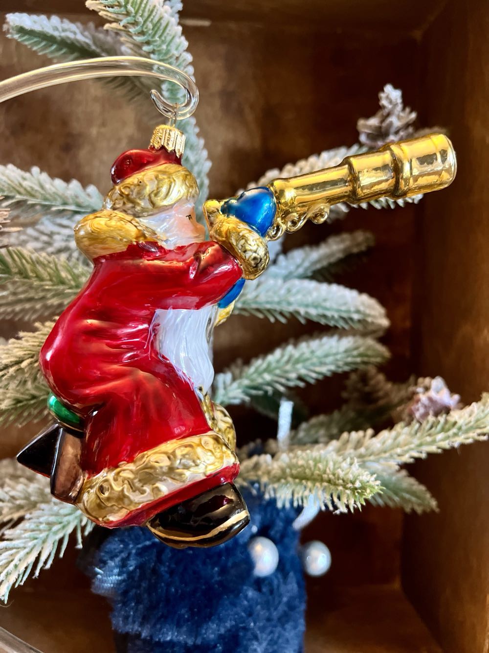 Santa Astronomer  ornament collectible - Main Image 2