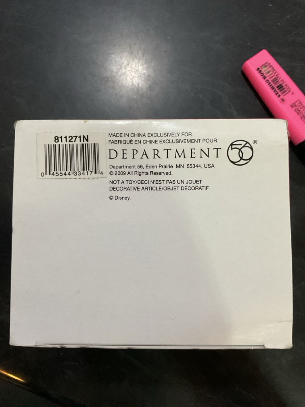 Goofy’s Got Game - Mickey’s Merry Christmas Village ornament collectible - Main Image 3