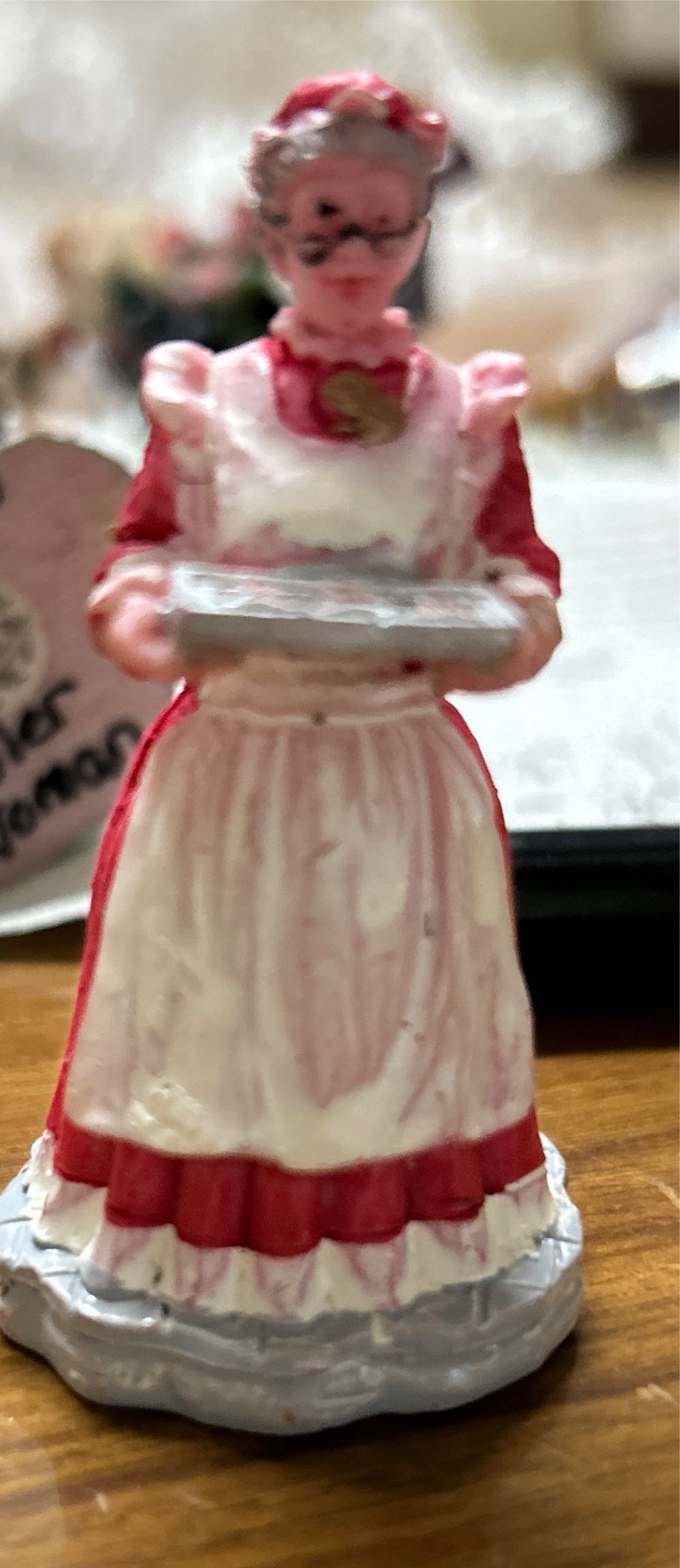 Poland - Round - Mica - Lines & Dots