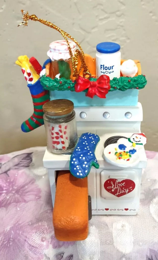 Lemax Shopping Together #92363