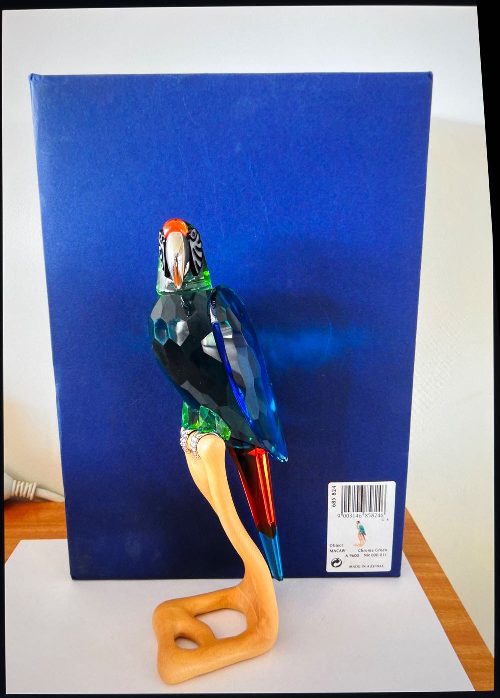 Macaw Swarovski 685824  ornament collectible [Barcode 9003146858246] - Main Image 3