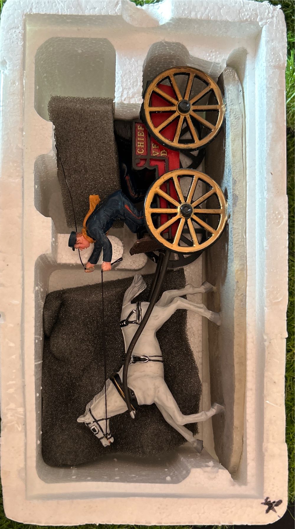 Fire Chief #03331A - Caddington (Accessories) ornament collectible [Barcode 728162033314] - Main Image 4