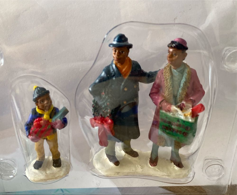 Minnie’s Shoe Boutique Lit House And Sign Figurine Set