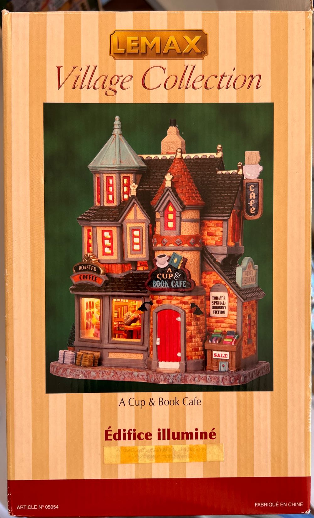 A Cup And Book Cafe - Lemax (Caddington Village) ornament collectible [Barcode 728162050540] - Main Image 2