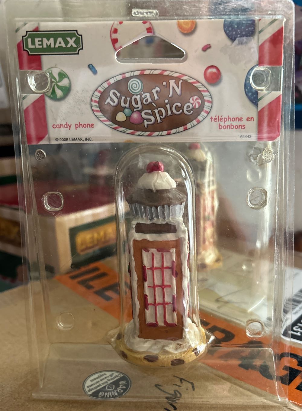 Merry Miniature Lion & Lamb 400QFM8287