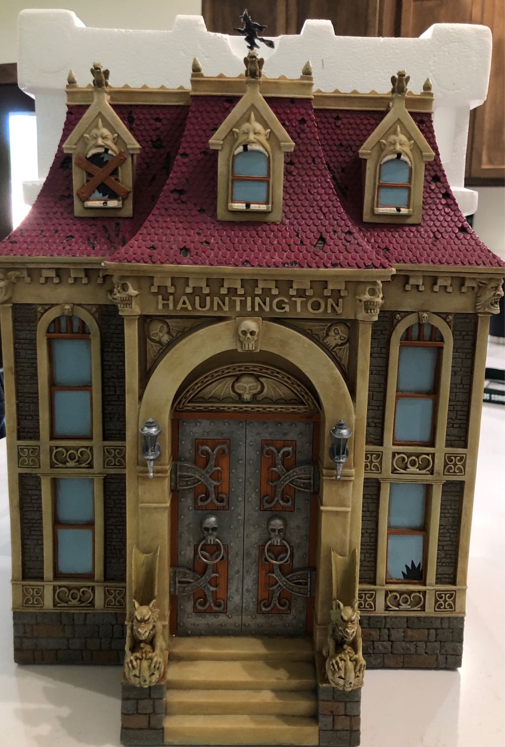 Hauntington Town Hall - Hauntington Collection ornament collectible [Barcode 015012884814] - Main Image 2