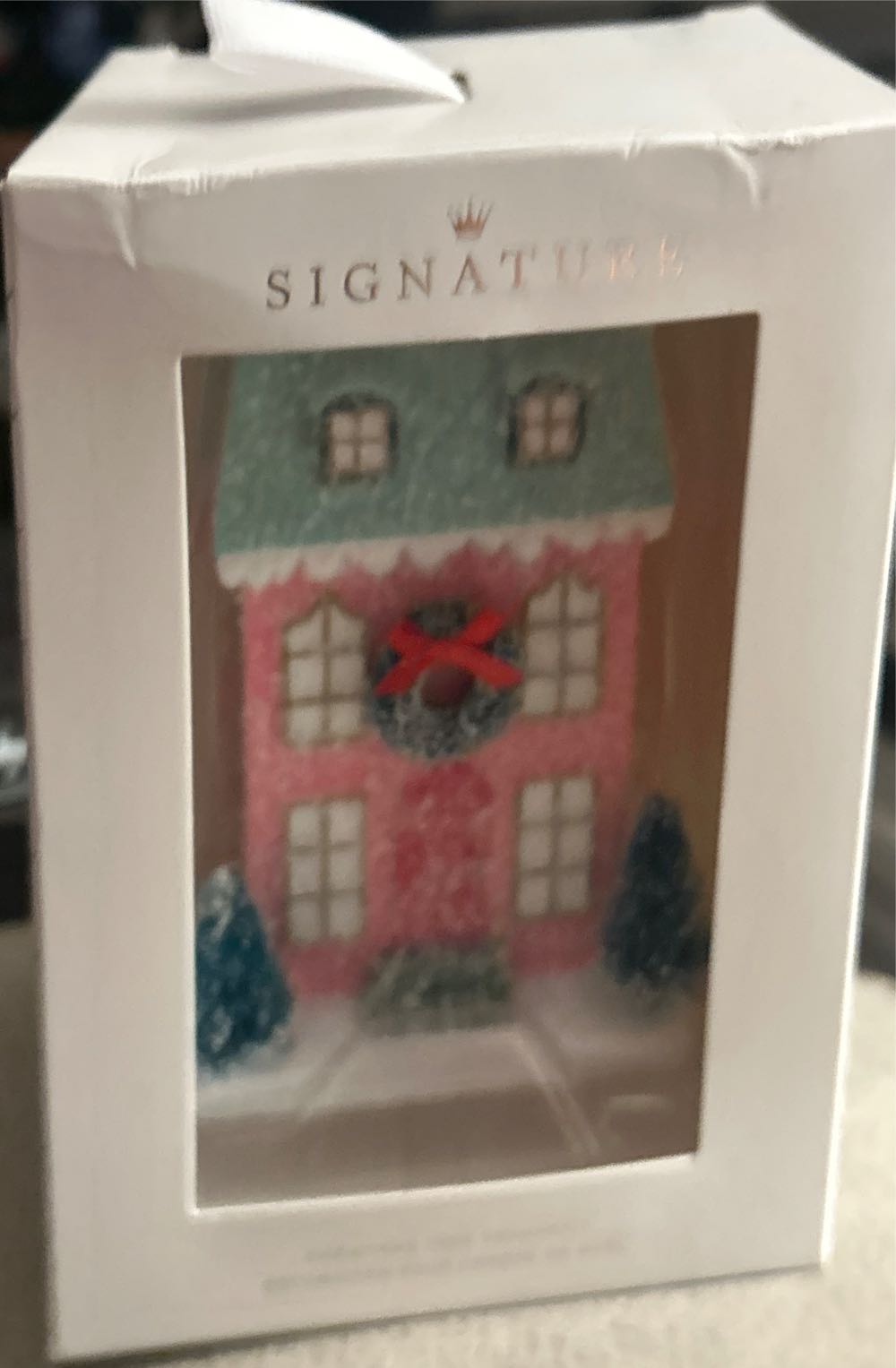 Signature Festive Row House - Signature ornament collectible [Barcode 661127047134] - Main Image 2