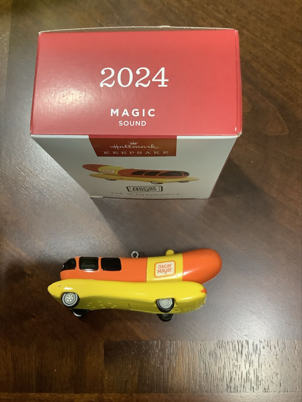 The Weinermobile - Oscar Mayer (Classic American Cars) ornament collectible [Barcode 661127025972] - Main Image 4