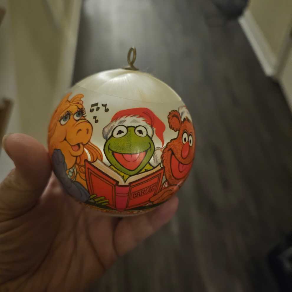 Muppets 1980 Satin Ball  ornament collectible - Main Image 2