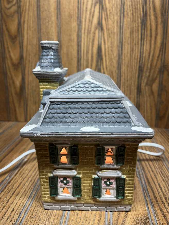 Dept. 56 - Governor’s  Mansion  Original Snow Village  - Original  Snow Village ornament collectible - Main Image 2