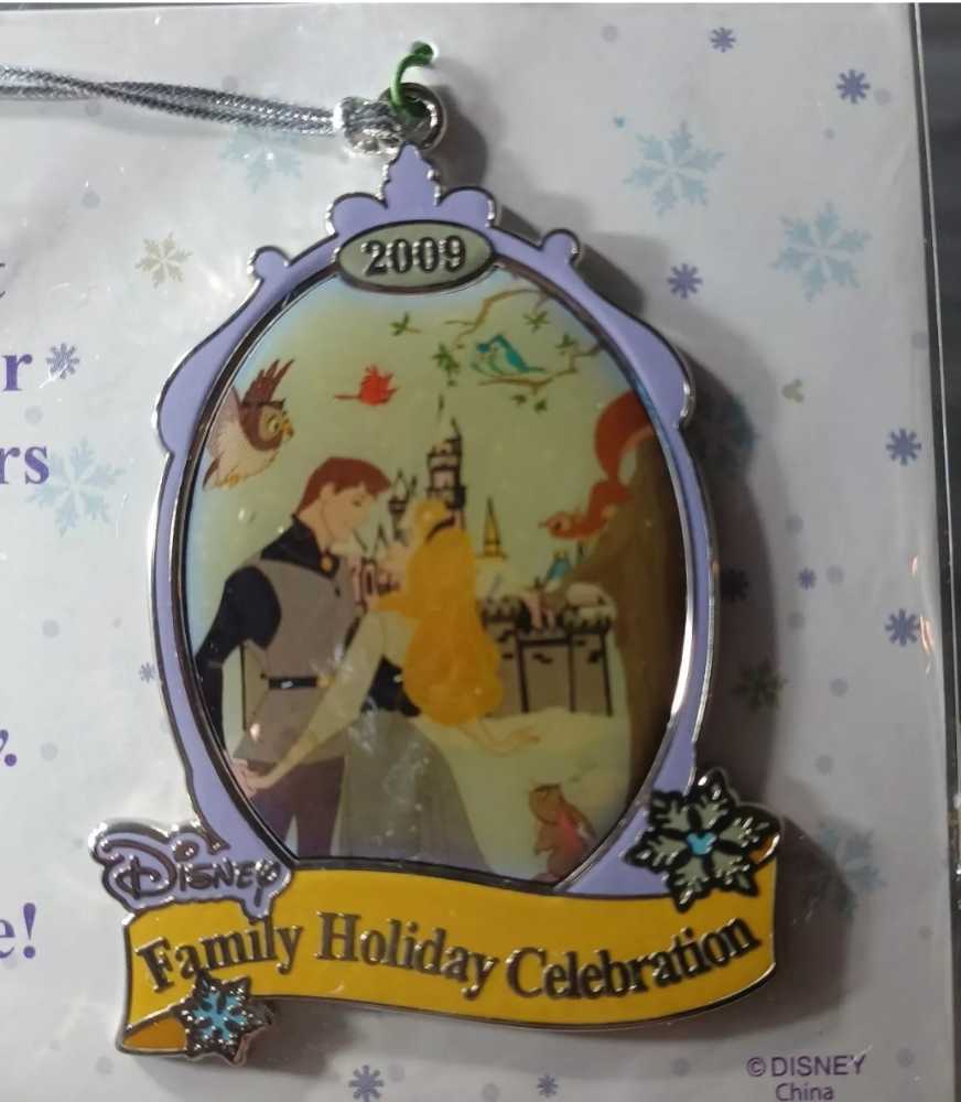 Disney Cast Member 2009 Family Holiday Celebration - Disney Family Holiday Celebration (Sleeping Beauty) ornament collectible - Main Image 2