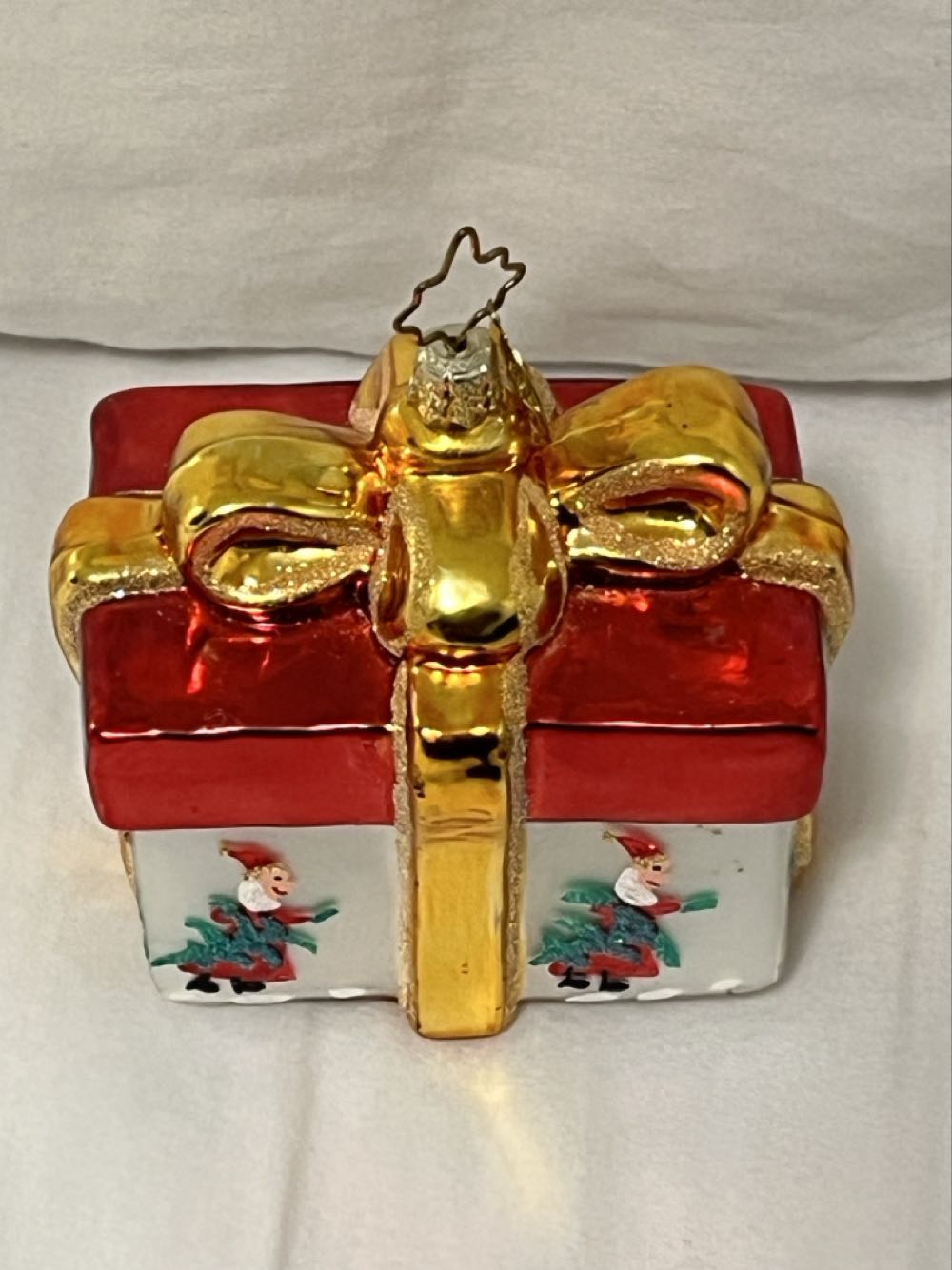 Nick Gift -asst 2  (Gift Box With Bow) ornament collectible - Main Image 2
