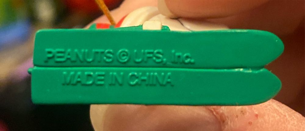 Peanuts Miniature Snoopy On Skis - Snoopy (Peanuts) ornament collectible - Main Image 3