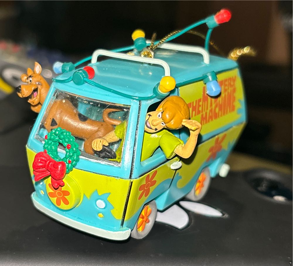Scooby Doo & Shaggy In Mystery Machine - Cartoon (Scooby-Doo!) ornament collectible - Main Image 2