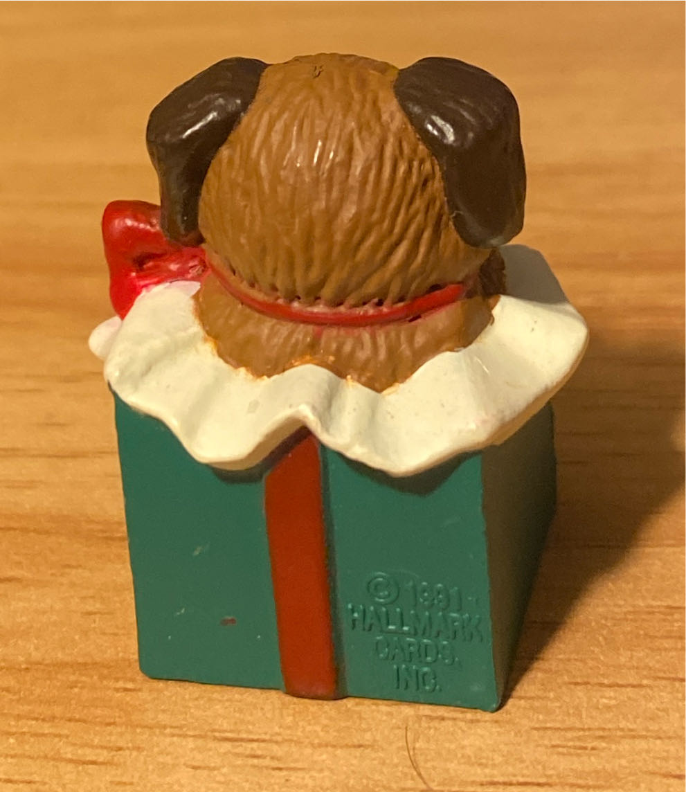 Merry Miniature Puppy Dog In Present Open Me First Dated 1991 - Merry Miniatures (Puppy, Dog, Present, Christmas) ornament collectible - Main Image 3