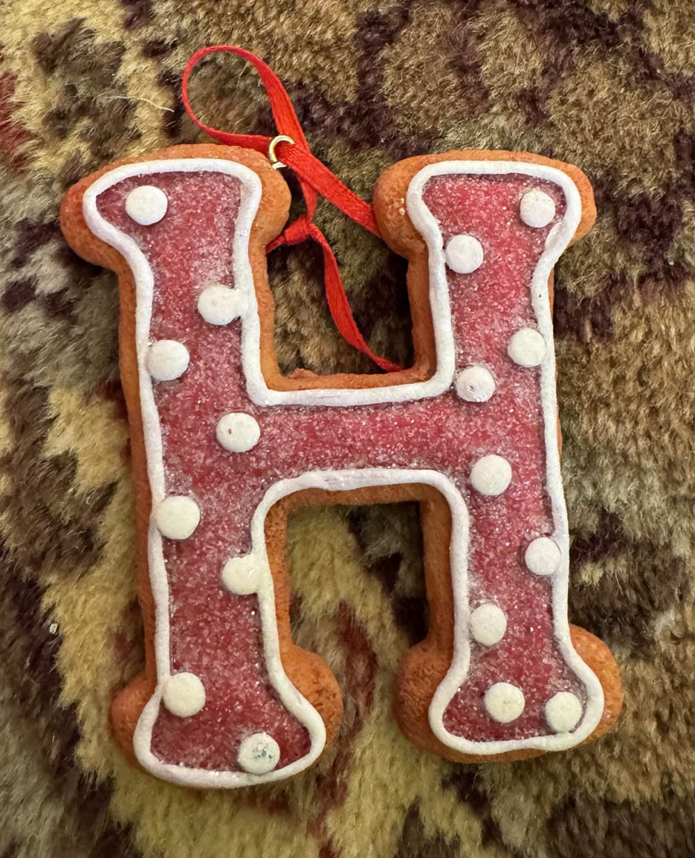 Department 56 Dickens Village Accessories I Feel Pretty Figurine 2.65 Inch Multicolor