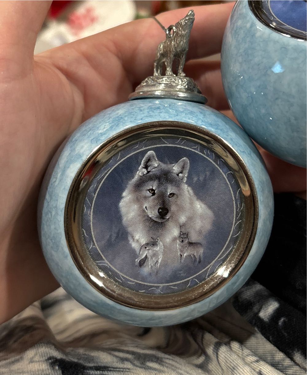 Wolves Set - Animals (Woodlands) ornament collectible - Main Image 3