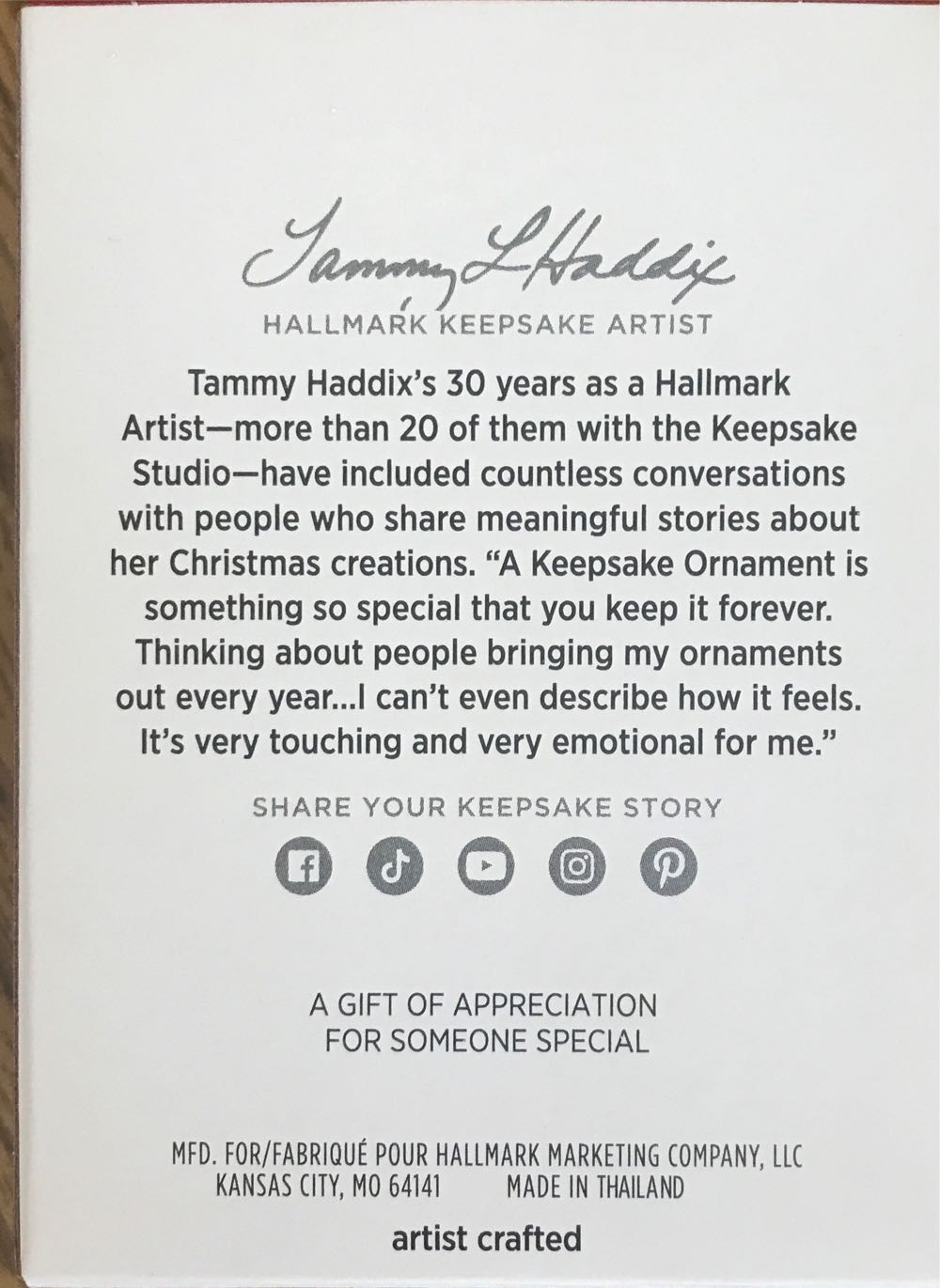 What A Gift - Santa (Santa) ornament collectible [Barcode 661127042146] - Main Image 2