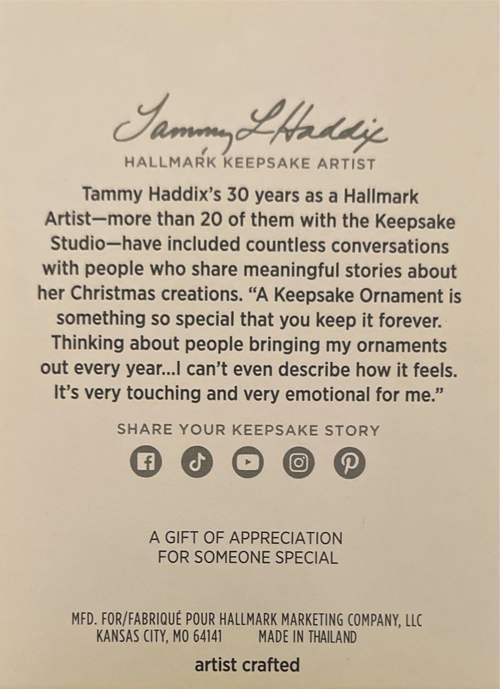 What A Gift - Santa (Santa) ornament collectible [Barcode 661127042146] - Main Image 3