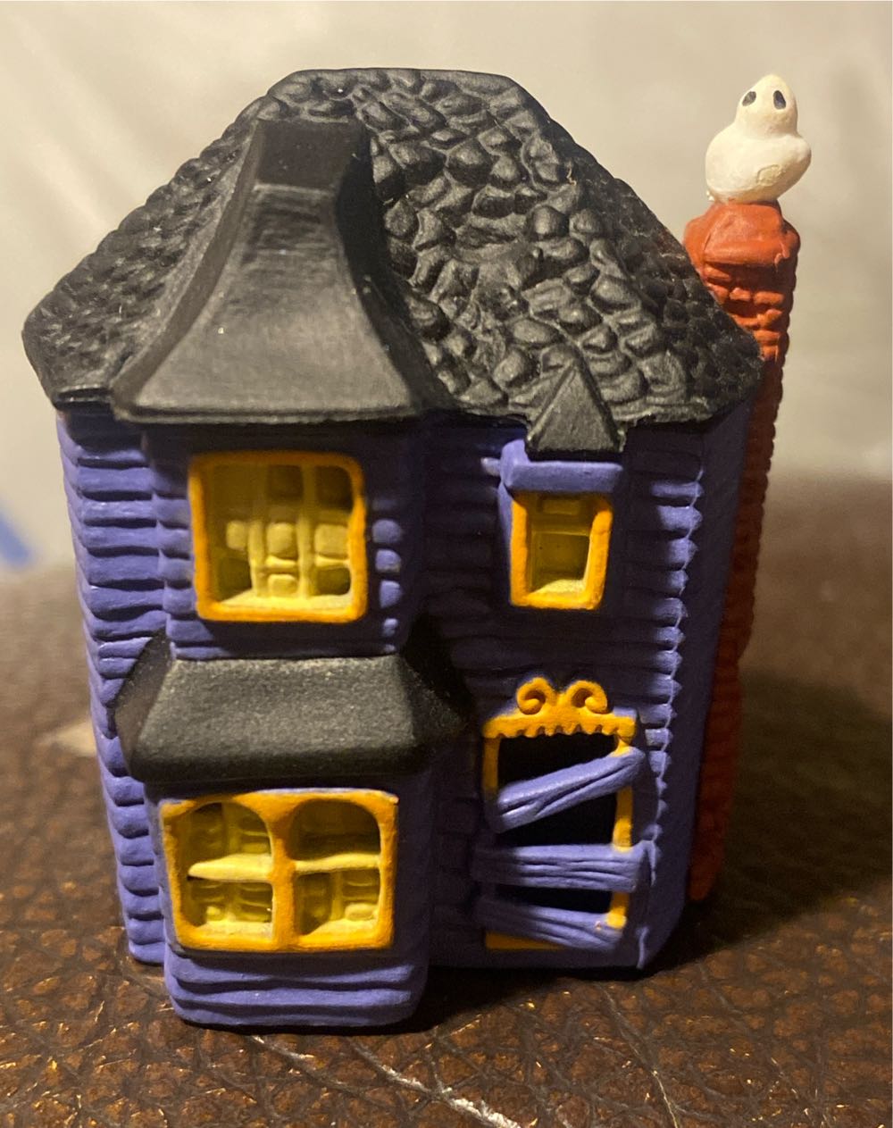 Merry Miniature Haunted House - Merry Miniatures (Halloween, Hounted House, Ghosts) ornament collectible - Main Image 3