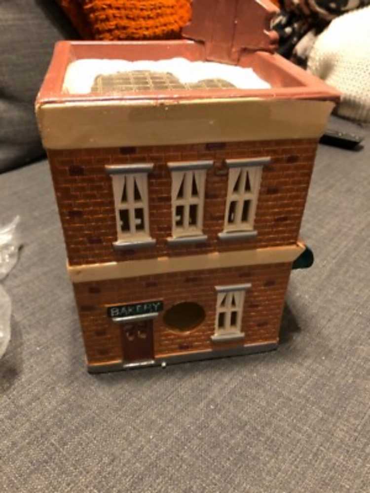 Dept. 56 - Bakery Original  Snow Village #5077-6 1986 - Dept 56 ornament collectible - Main Image 4