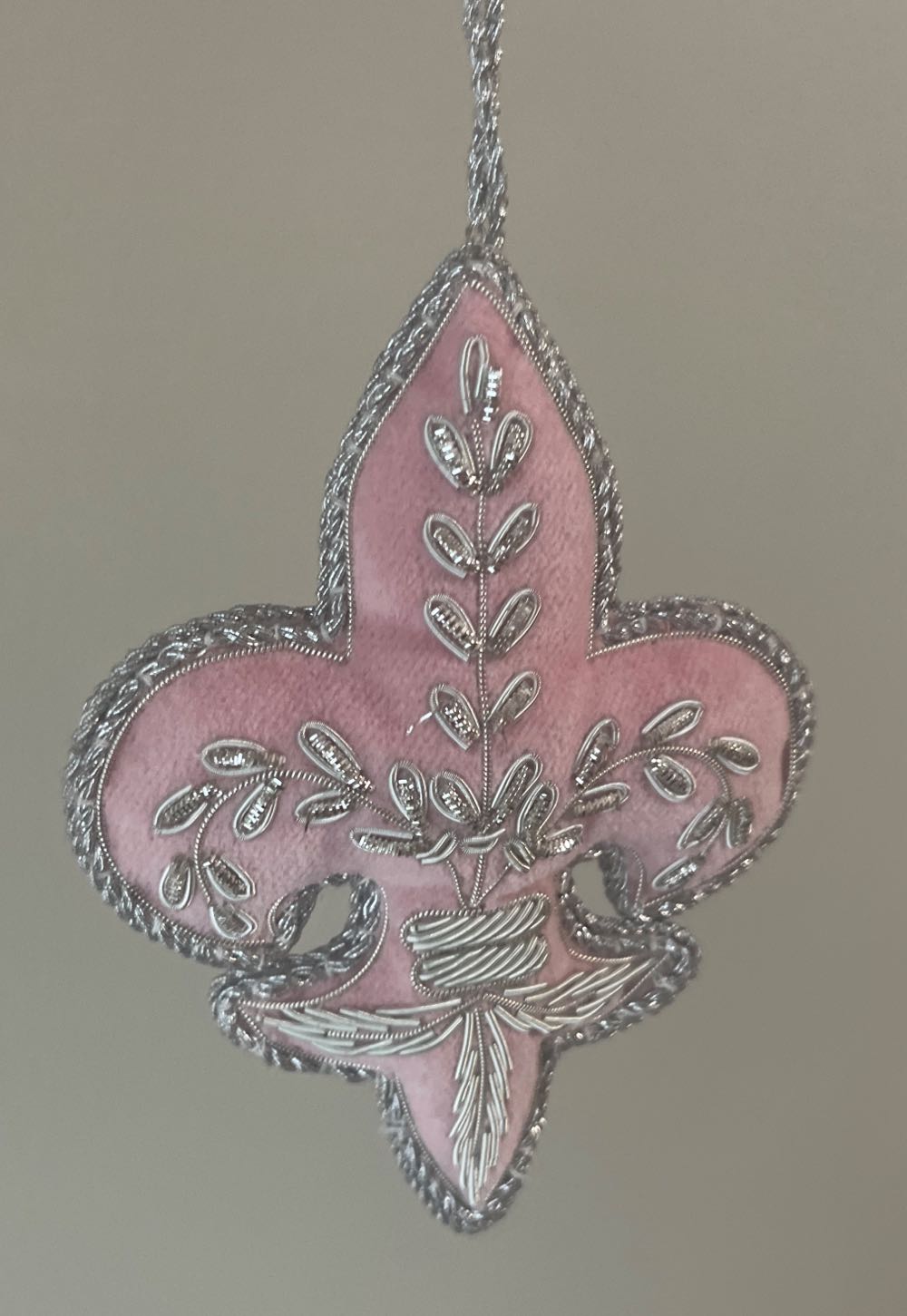 Versailles Felt  ornament collectible - Main Image 2